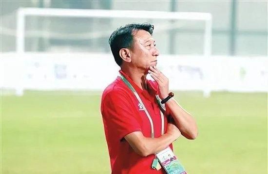 41岁的托蒂遗憾退役，斯帕莱蒂也于当赛季末从罗马离任。